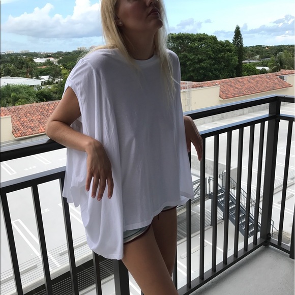 WHITE OVERSIZED T-SHIRT - Picture 2 of 6