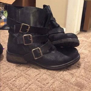 Steve Madden boots!!