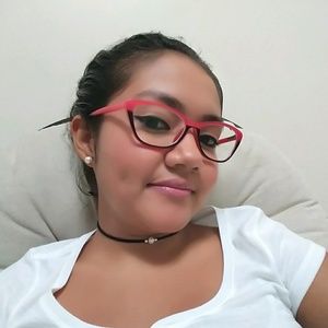 Meet your Posher, Adelina