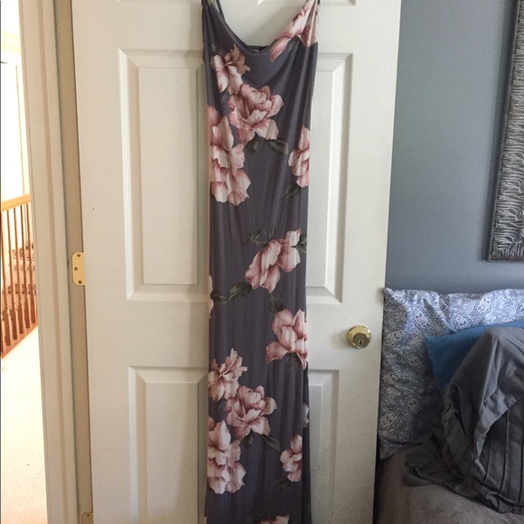 Windsor Dresses & Skirts - Floral Maxi Windsor Store Dress