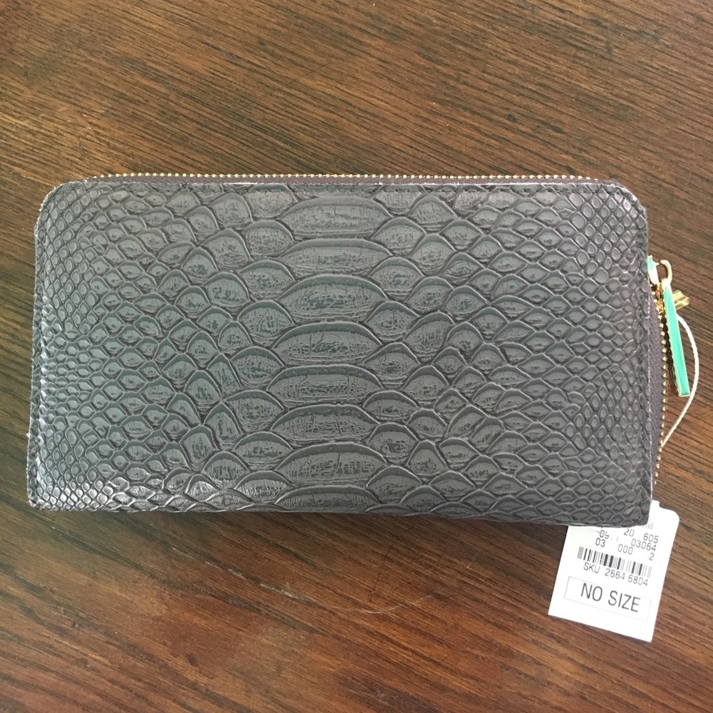 NWT Neiman Marcus Zip Wallet