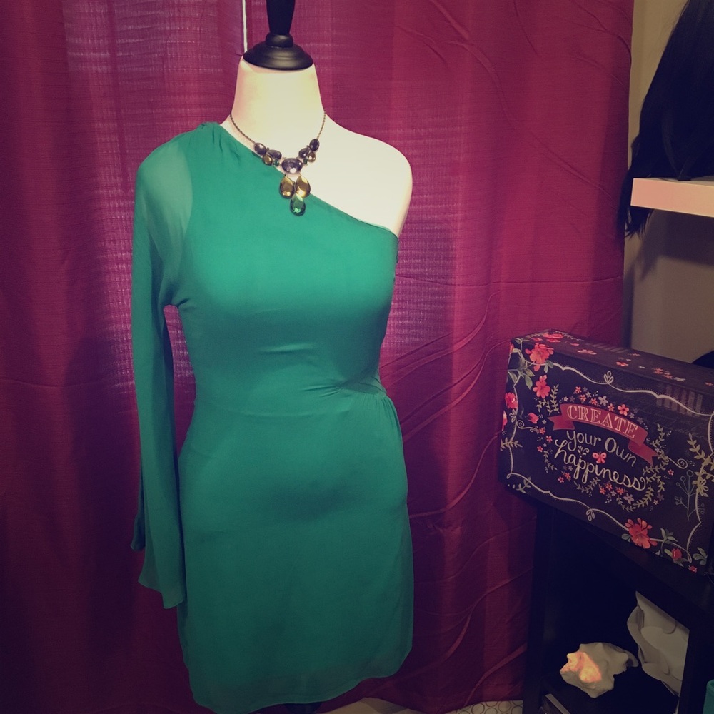 ❗️SUMMER SALE❗️Green One Shoulder Party Dress Sz M