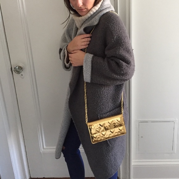 Marc Jacobs Handbags - Gold metallic Marc Jacobs crossbody bag