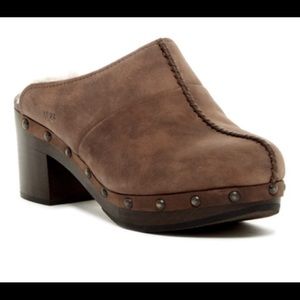 New - UGG - Kassi Genuine Shearling Platform Clog