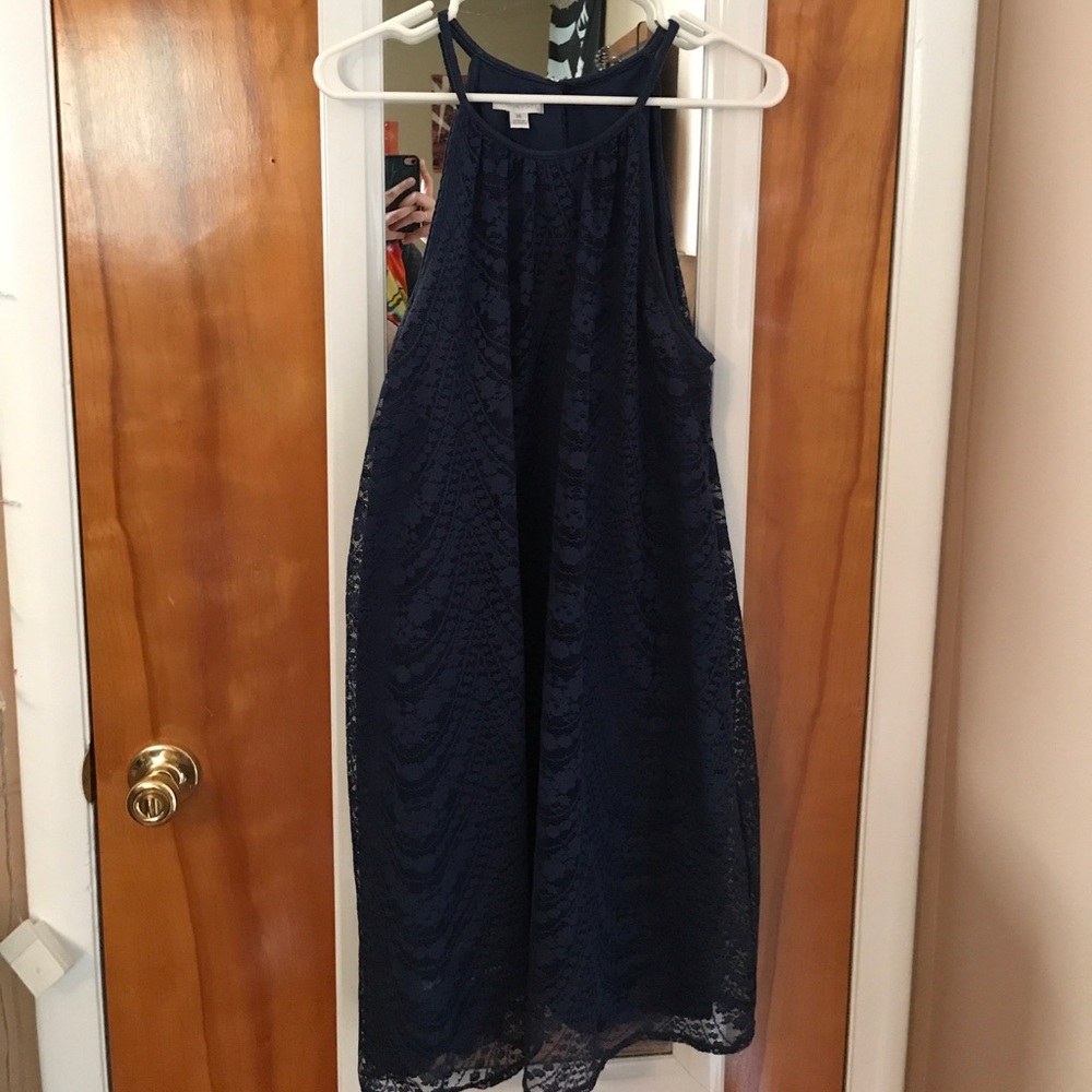 Blue lace sleeveless dress