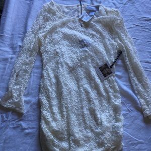 Jessica Simpson white lace maternity top