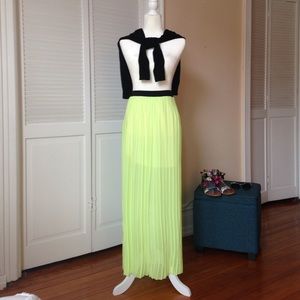 Pleated chiffon pleated maxi skirt