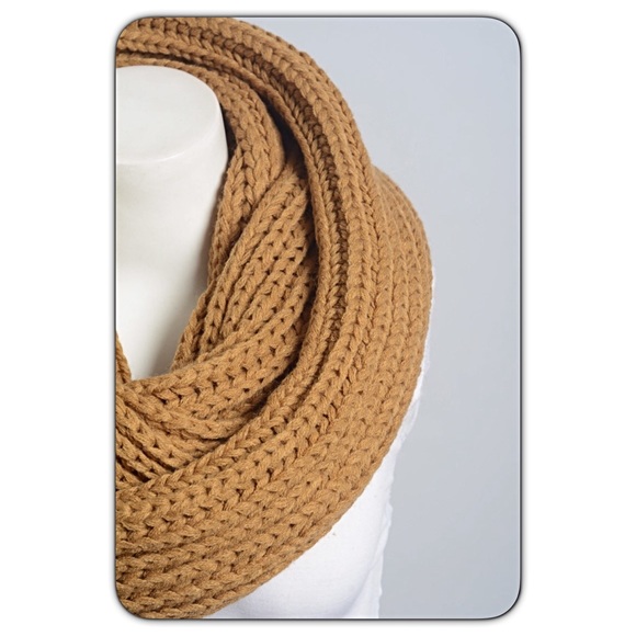 Gorgeous GoldenCamel Chunky InfinityScarf - Picture 4 of 4