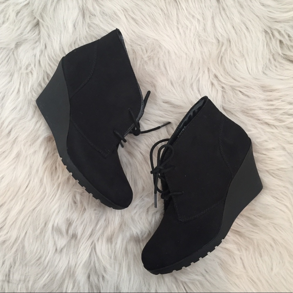✨White Mountain✨ Irma black wedge bootie Sz 8.5