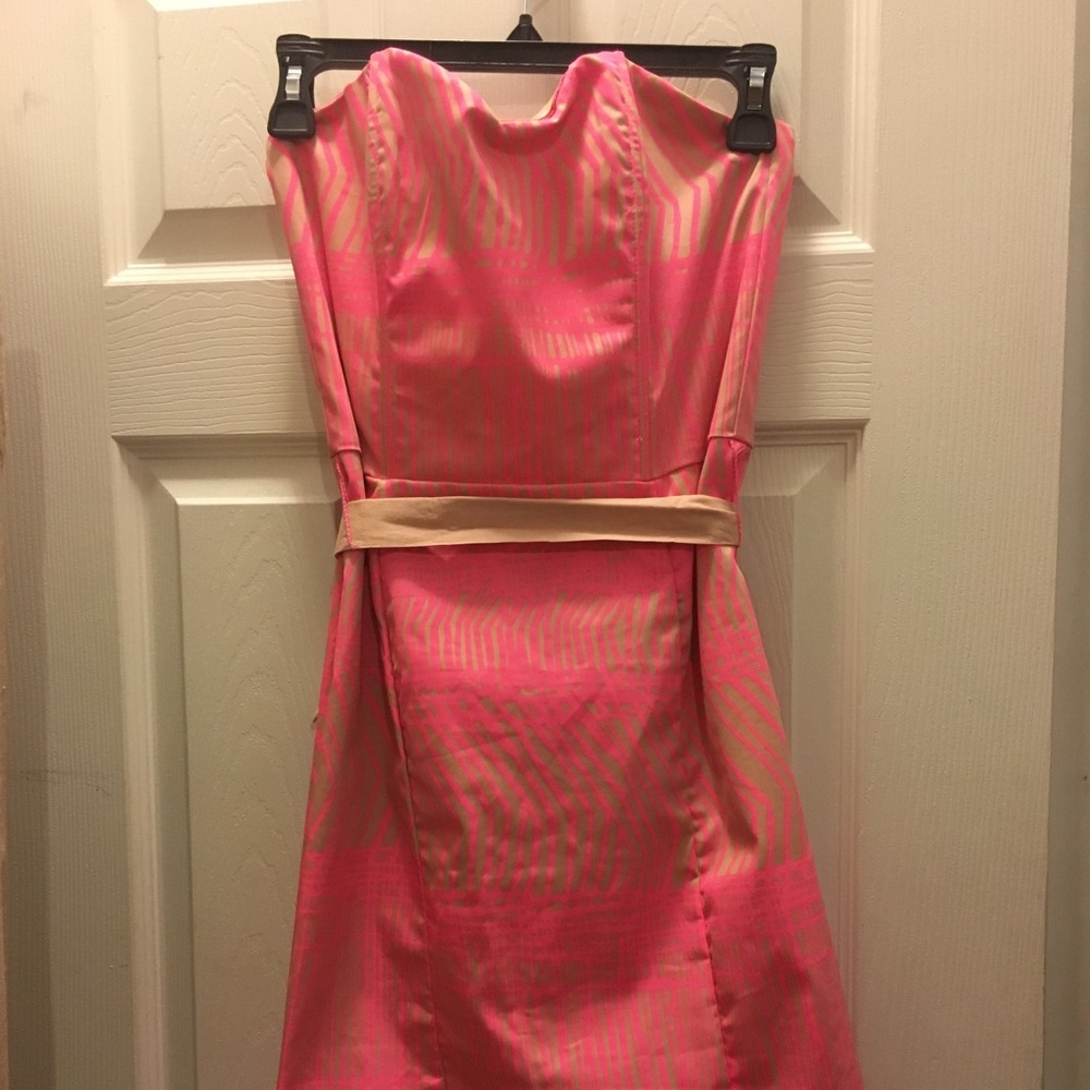 Strapless dress with belt
