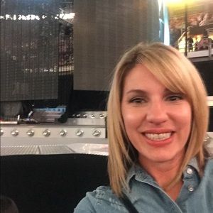 Meet your Posher, Kelli