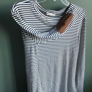Long sleeve navy and white shirt