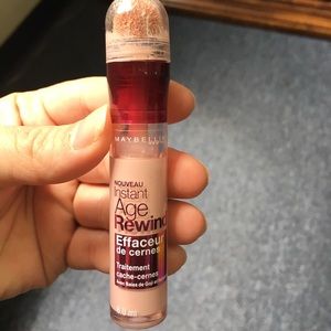 Maybelline age rewind illuminator
