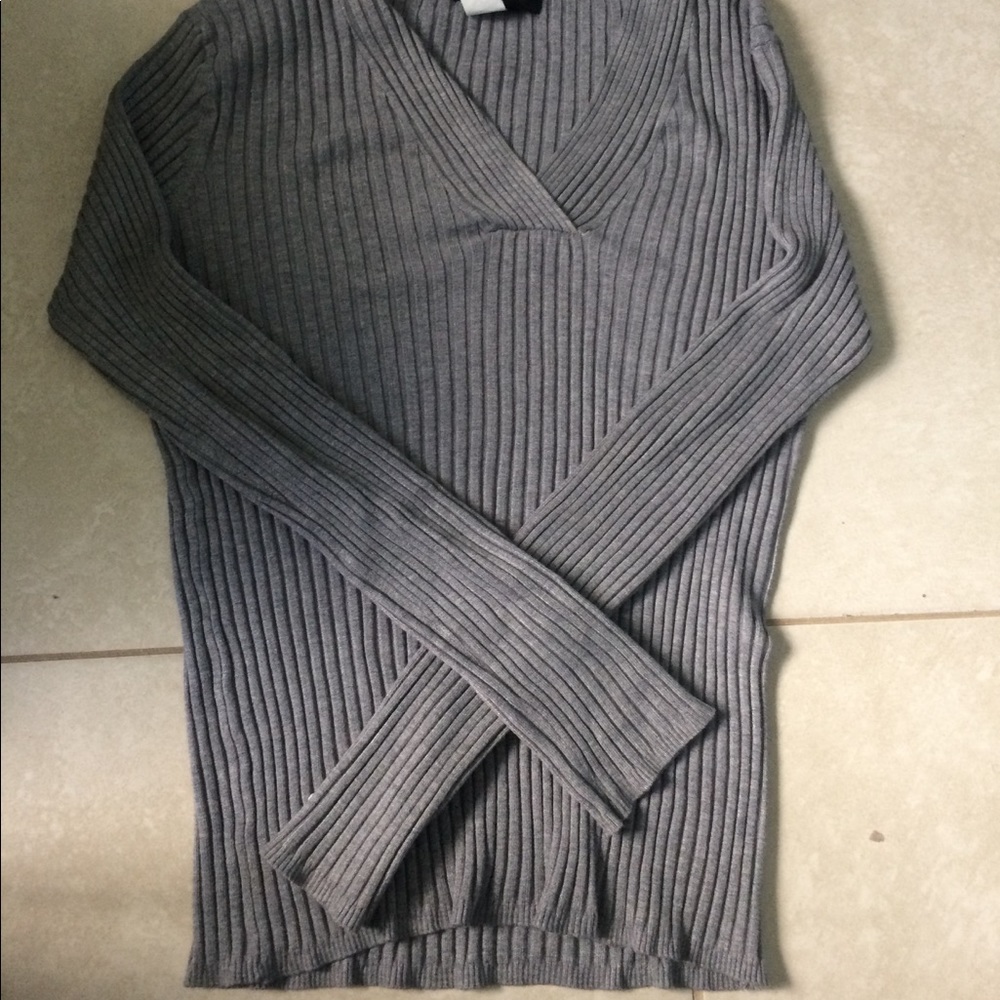 Sweater/Long sleeve blouse
