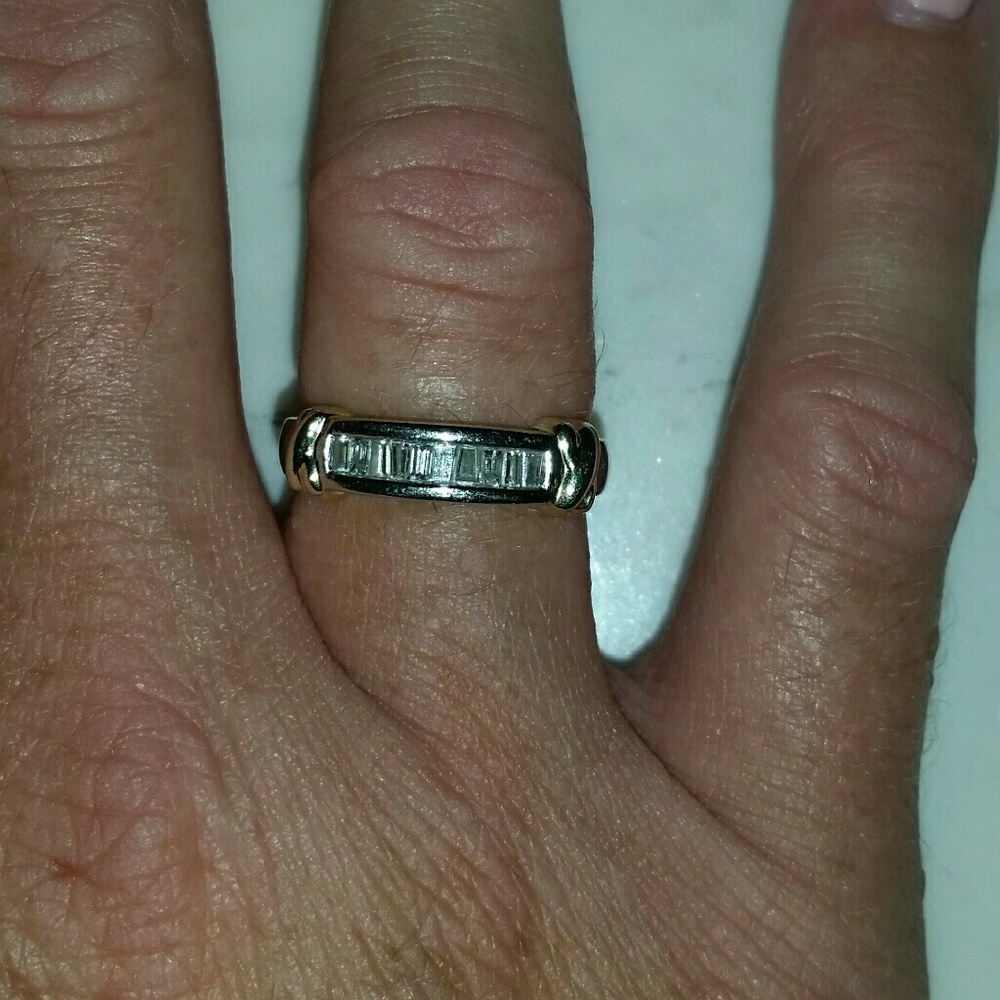 Ladies Anniversary ring