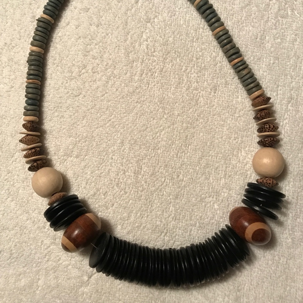 Bead necklace