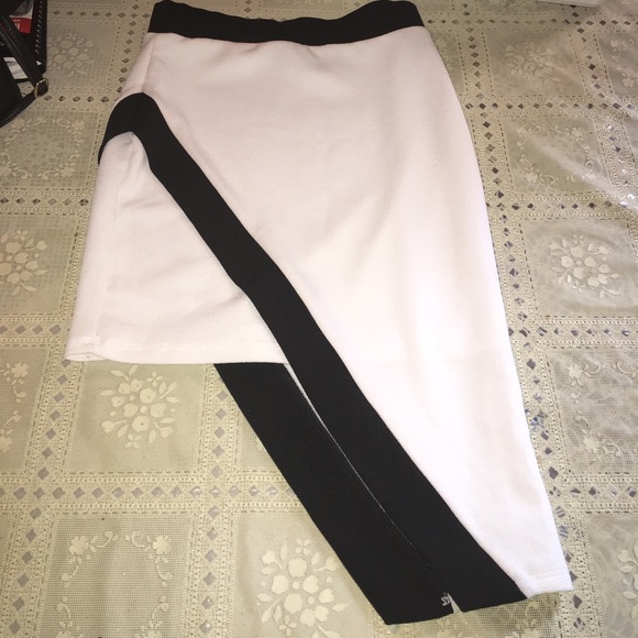 Dresses & Skirts - Rue21 skirt