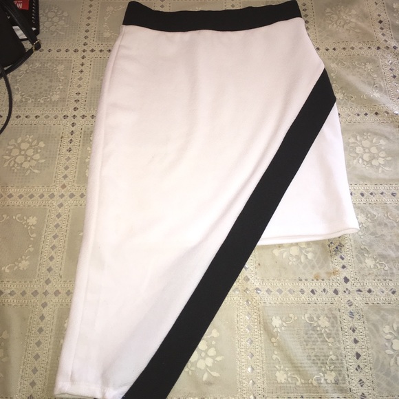 Rue21 skirt - Picture 2 of 3