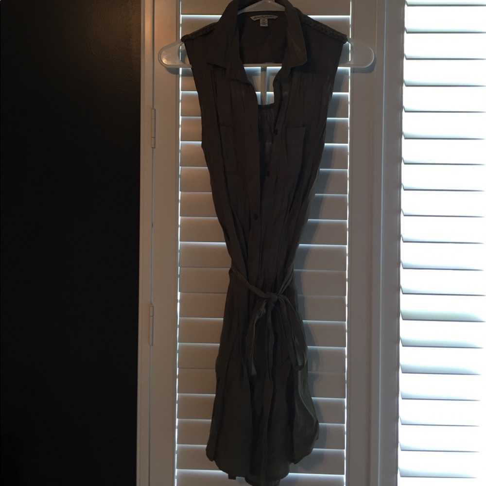 Wrap dress, cutout on back