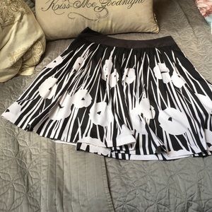 Darling Pleated Flower Pleated Skirt