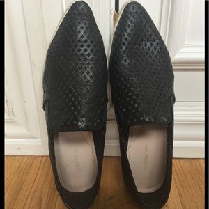 All Black Pointed Perforation Sneakers