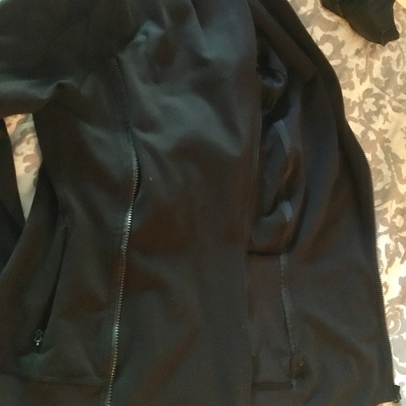 Lululemon jacket - Picture 3 of 7
