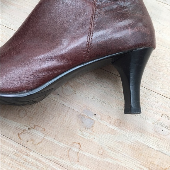 Cute jeweled bow heeled boots! - Picture 3 of 7