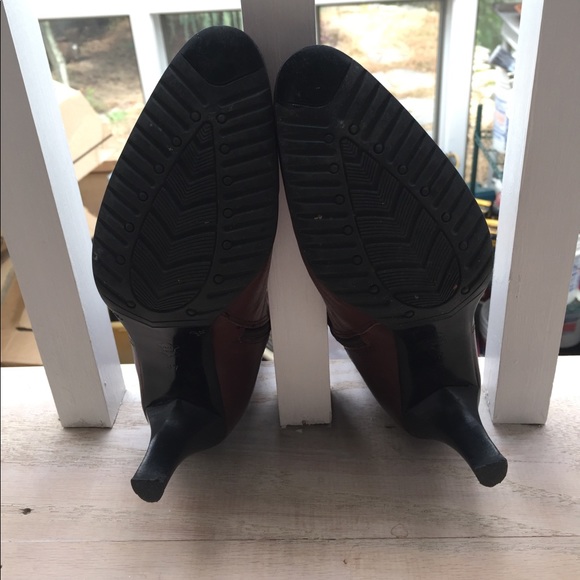 Cute jeweled bow heeled boots! - Picture 6 of 7