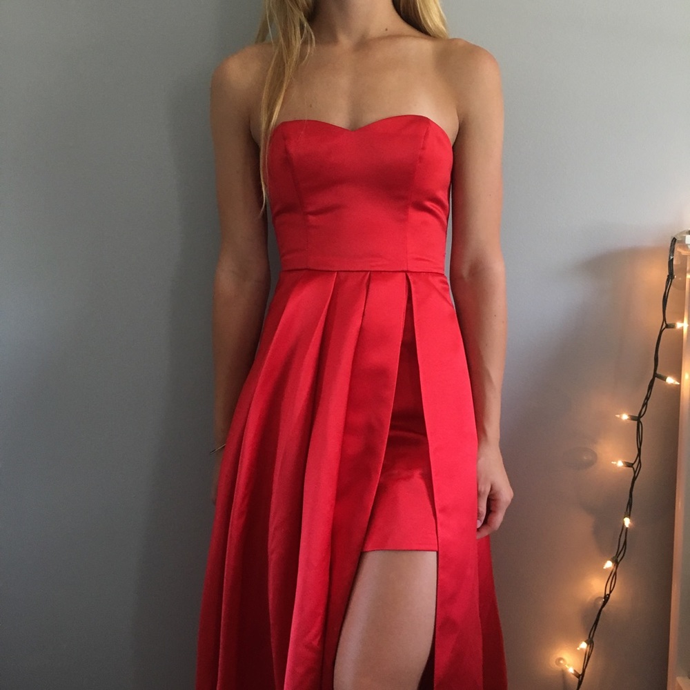 Fame and Partners Red Strapless Prom Dress