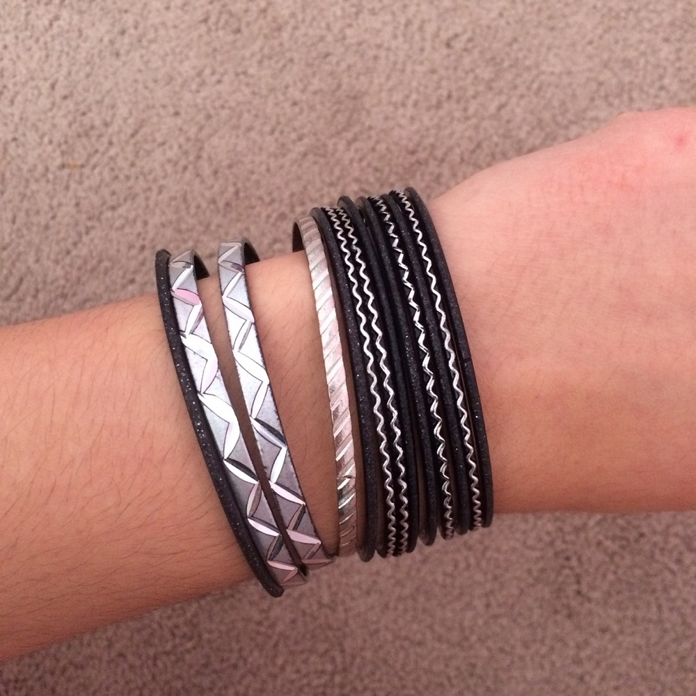 Black & Silver Bangles (13 count)