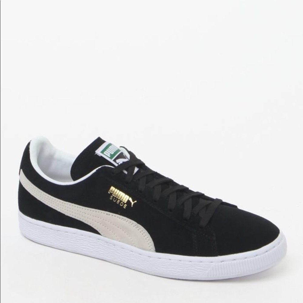 Suede pumas