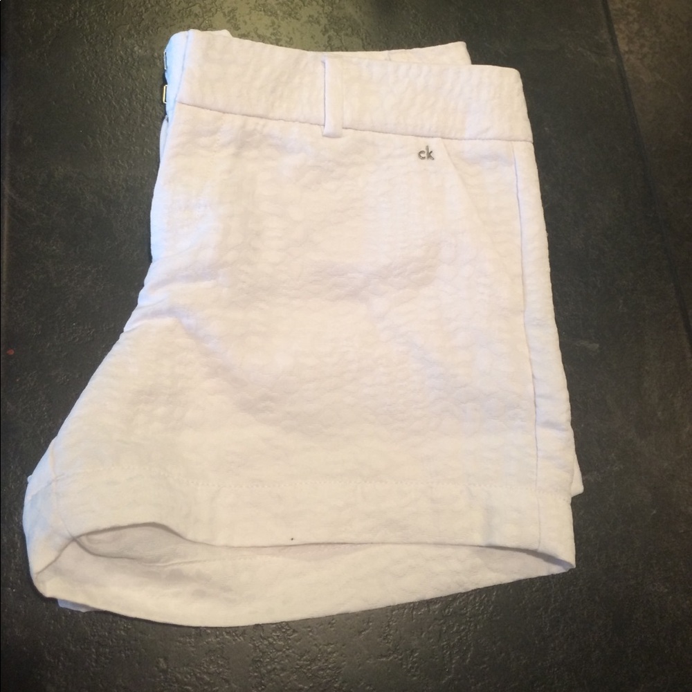Calvin Klein- White shorts