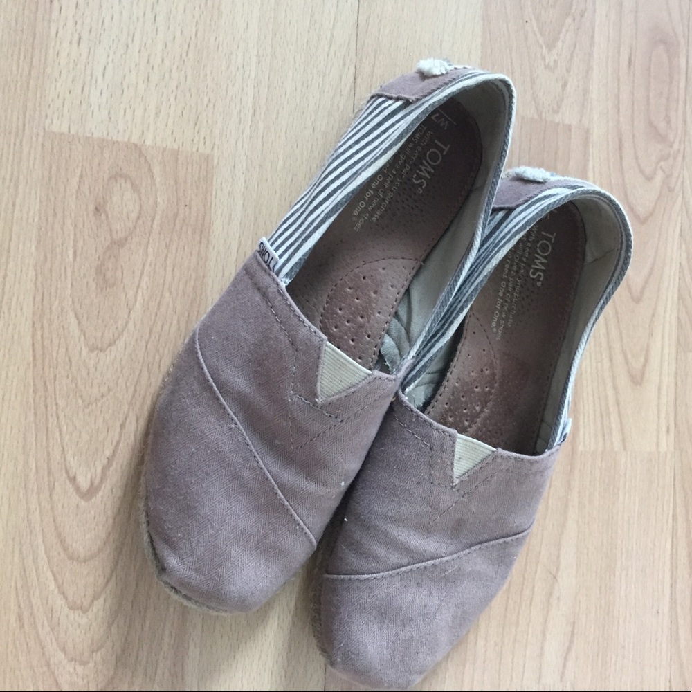 Striped burlap toms