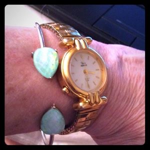 Opalescent bangle bracelets, silver tone💕Lovely