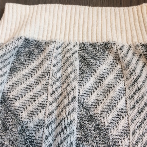 LF NEVER BEEN WORN Furst Of a Kind knit tube skirt - Picture 2 of 2