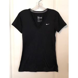 ❁∙Black Nike Dri-Fit V-Neck Top∙❁