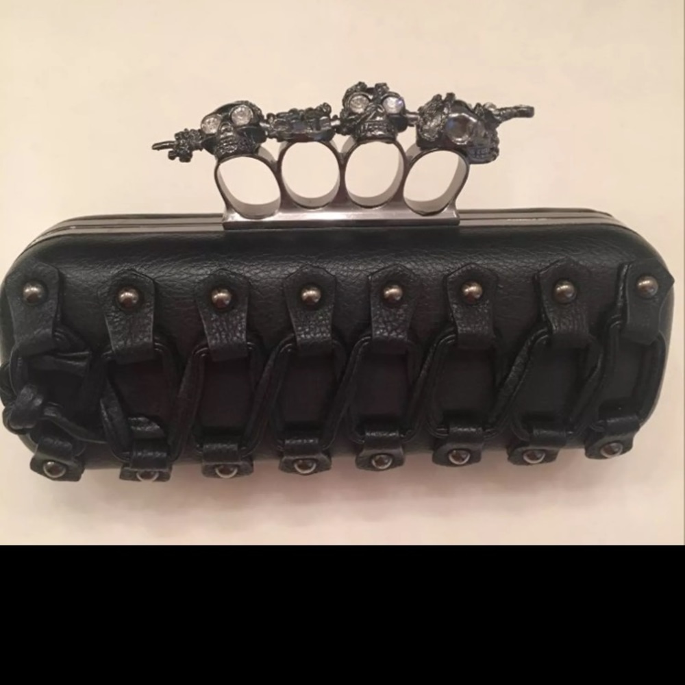 SOLD ‼️‼️Skulls clutch bag