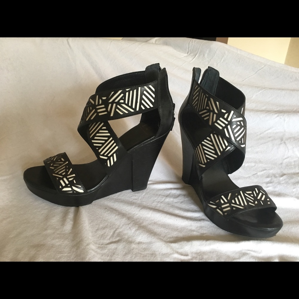 DVF Opal wedges size 8