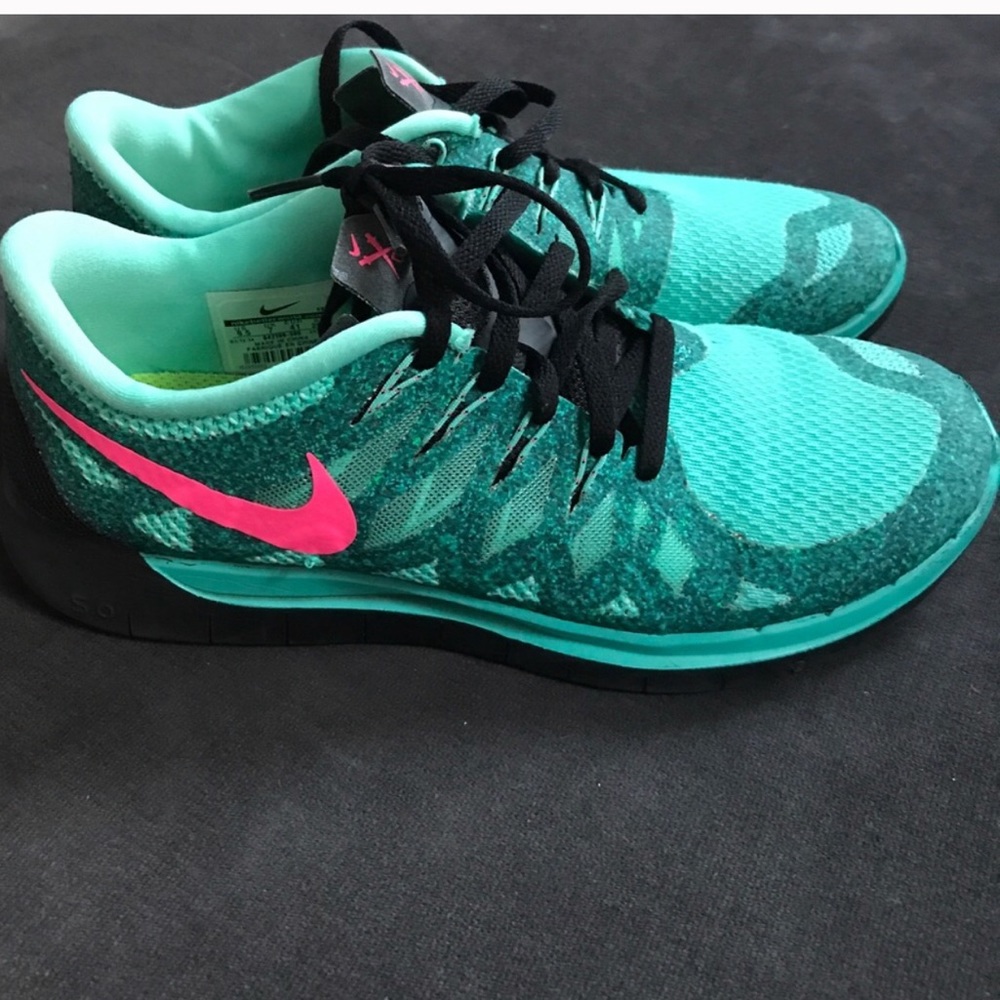 Nike free sneakers!