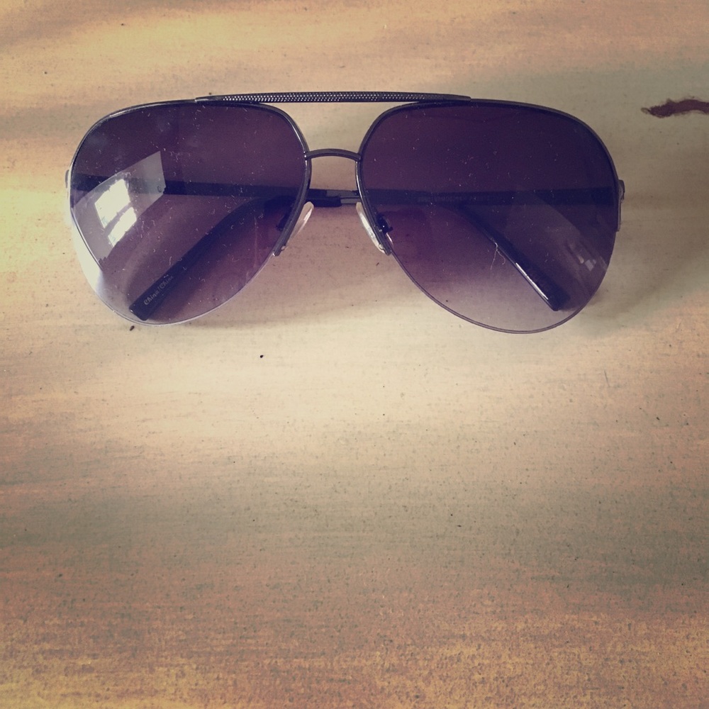 MUDD Womens Aviator Sunglasses