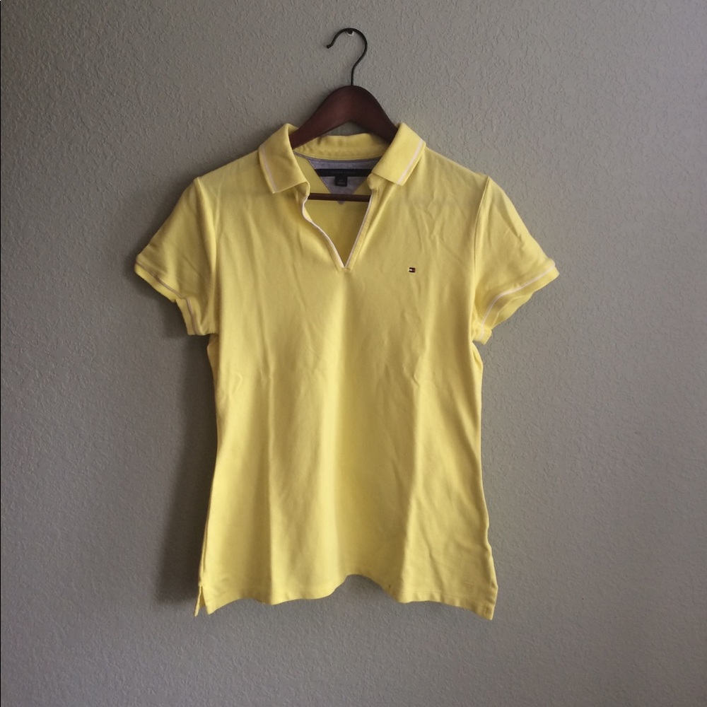 Yellow polo. Size L.