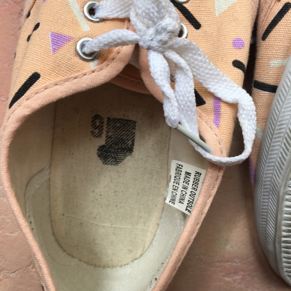 Urban Outfitters Geo Canvas Shoes - Picture 5 of 5