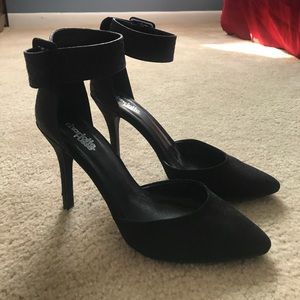 Black one strapped heels