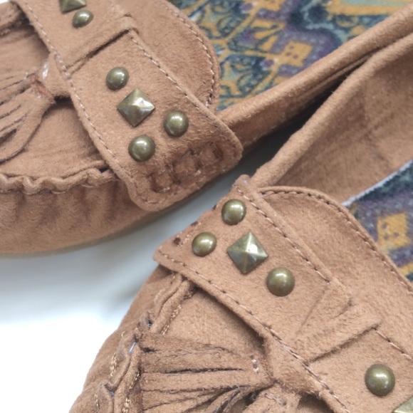 Embellished moccasin flats with tassels - Picture 3 of 8