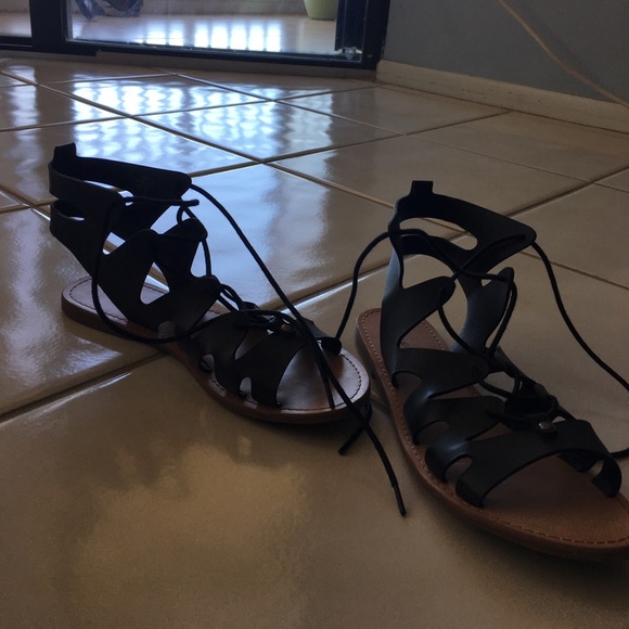Sandals - Picture 1 of 4