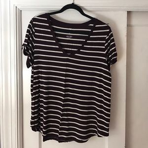 American Eagle soft and sexy maroon striped v-neck