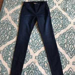 Princess Vera Wang Jeggings.