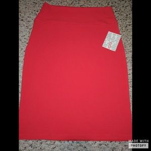 NWT/ SZ SMALL/ LULAROE SOLID RED CASSIE SKIRT!