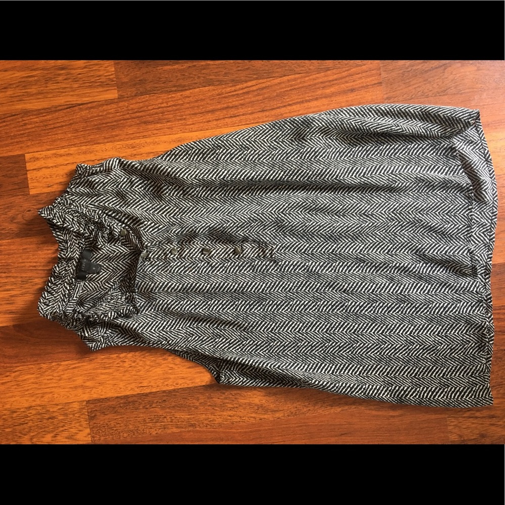 Pattern tank with ruffle collar