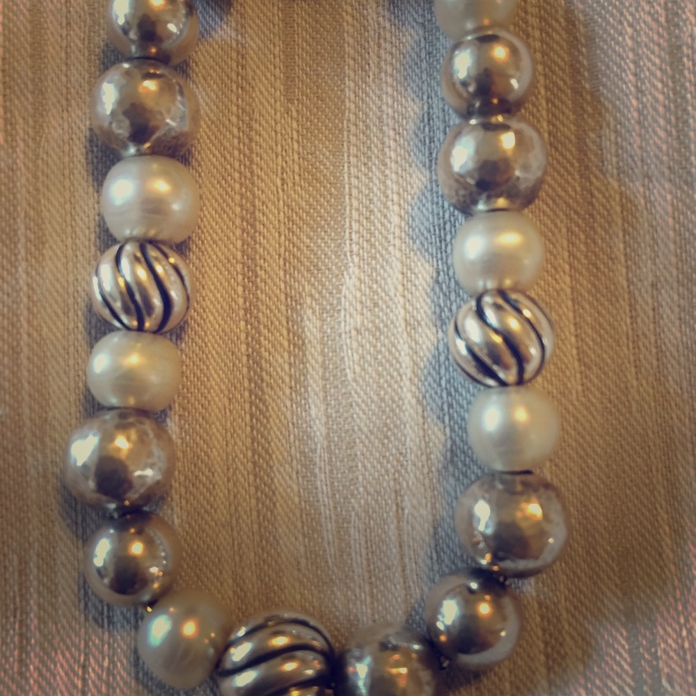David Yurman Elements pearl and silver bracelet.